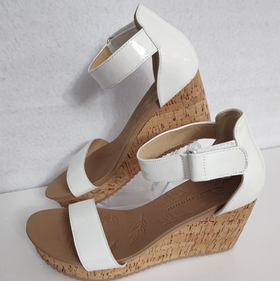 CL By Laumory Leather Cork Wedge Sandals (Patent White) Size 9/40 - Picture 2 of 7